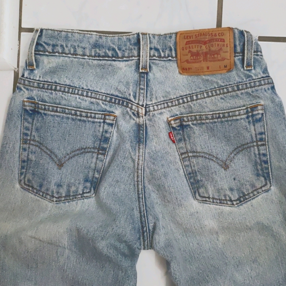 Vintage 90s Levis light wash denim blue jeans